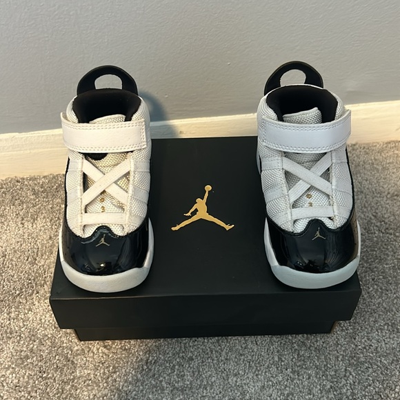 Jordan 6 Rings - Picture 2 of 5